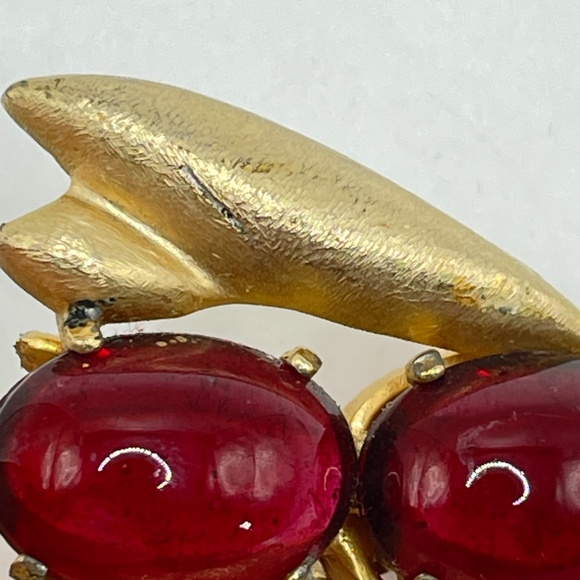 Les Bernard Inc. Vintage Gold Tone Red Cabochon Fly Pin Brooch 60's - Picture 11 of 12
